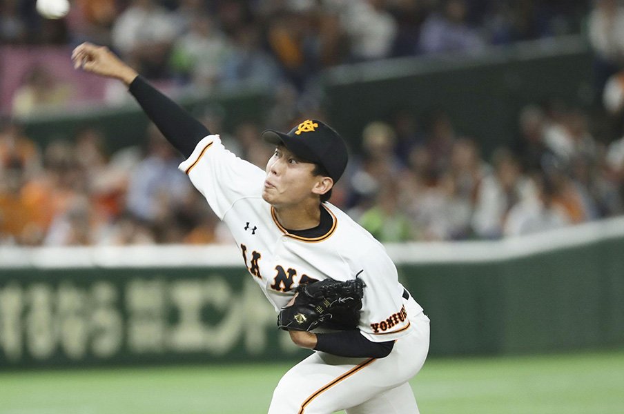 巨人・畠世周にもっと修羅場を!CS3位争いの鍵となる24歳右腕。<Number Web> photograph by Kyodo News