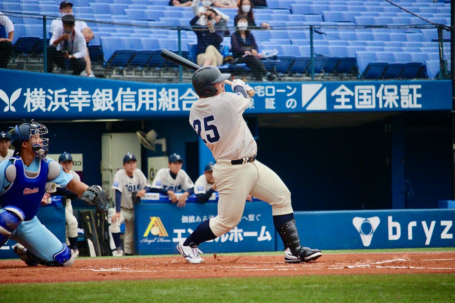 豪快な打撃はプロのスカウトの目にどう映っているのだろうか　©︎Yu Takagi