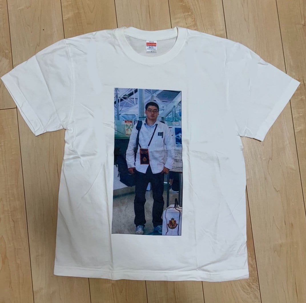 名古屋時代のチームメイト、太田宏介の“イジり”から始まった特製グッズ。千葉の希望で収益の一部は医療従事者へ寄付された（筆者私物）