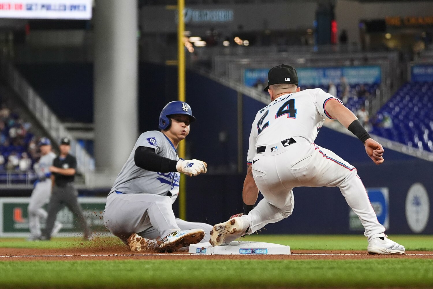 マーリンズ戦でフリーマンと決めたダブルスチール　©Getty Images