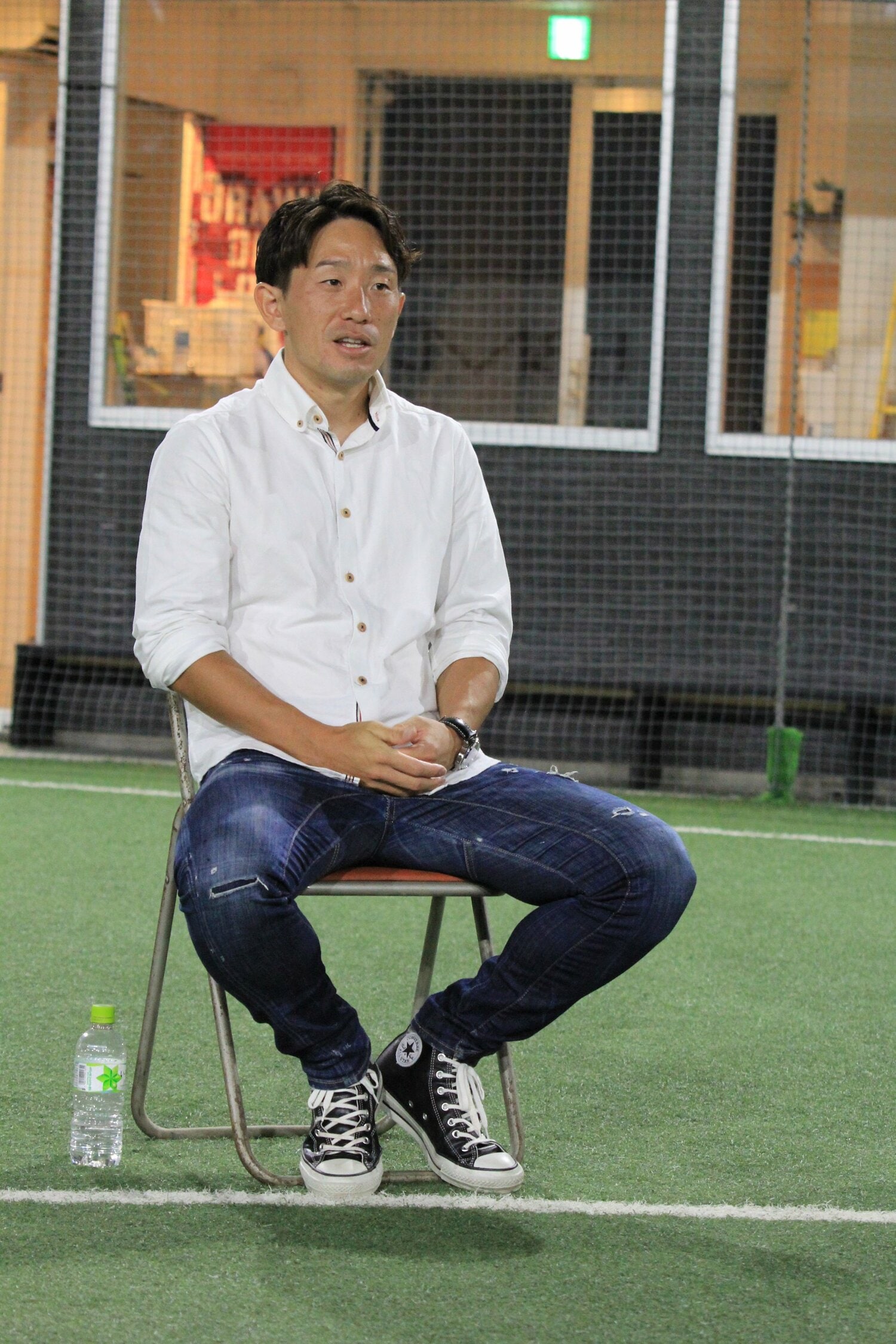 戸田市で自身が運営するフットサル場にて