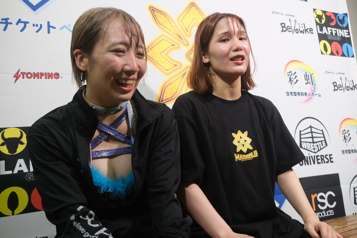 試合を振り返る松井珠紗(左)と翔月なつみ。後輩に敗れただけでなく内容への悔しさも残ったという ©Norihiro Hashimoto