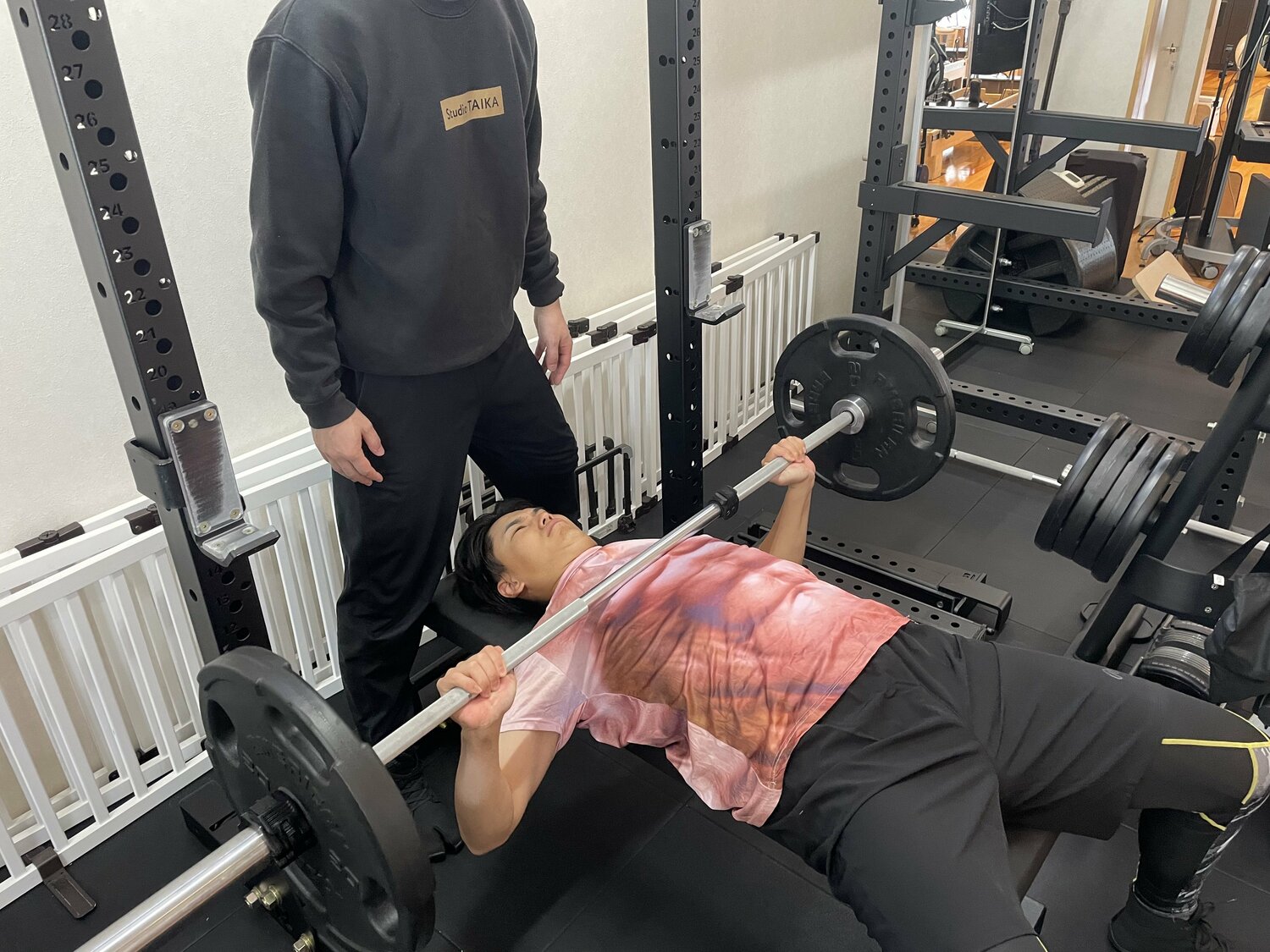 坂本の筋肉がパンプアップ！（シャツです）　©Takashi Ishizuka