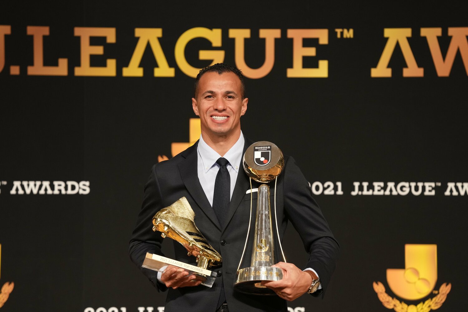 昨季リーグ23得点で得点王、Jリーグ最優秀選手をW受賞、ベスト11にも選ばれたレアンドロ・ダミアン（32歳）　©J.LEAGUE
