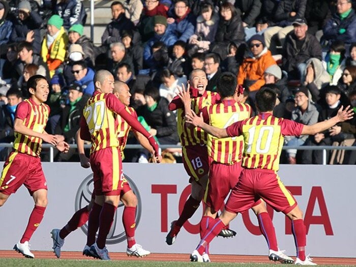 C大阪有望株が小嶺先生の愛弟子に。鈴木冬一、1度きりの選手権挑戦記。＜Number Web＞ photograph by Takahito Ando