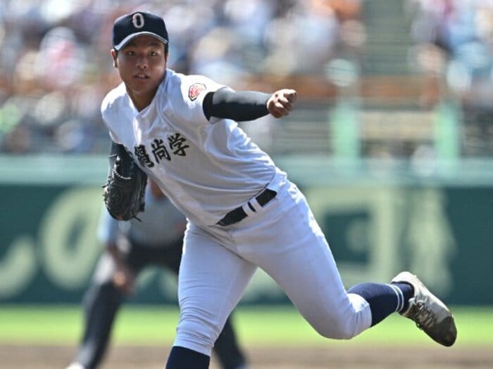 沖縄尚学・末吉良丞「512球」の疲労度は？ 県大会で対戦した興南・島袋洋奨コーチが語る“本当の末吉”「149kmを連発」「表情ひとつ変えず…まさにエース」＜Number Web＞ photograph by Hideki Sugiyama