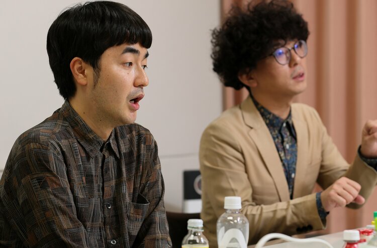 結成10年、初のM-1決勝で優勝したたくろう。赤木裕(ネタ作り担当、主にボケ担当、34歳)ときむらバンド(主にツッコミ担当、36歳、写真右)