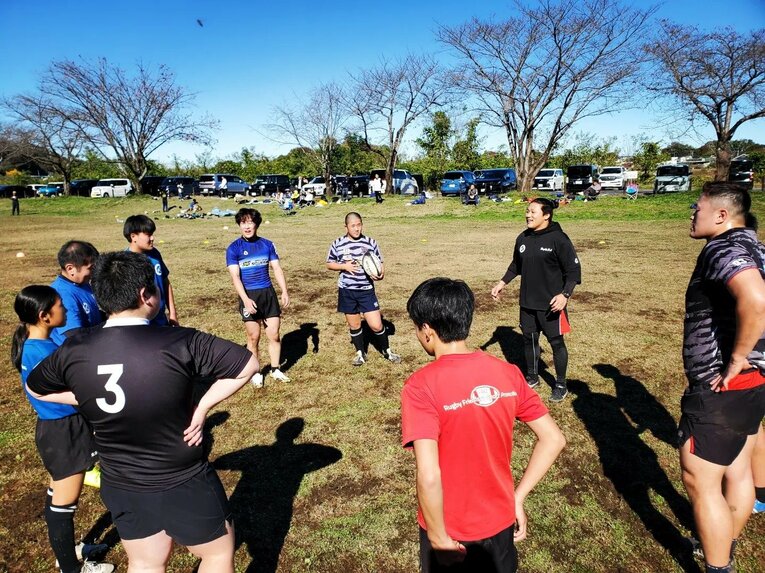 「SQUEEZE」のプレーイングコーチを務める竹中（写真／ラグビーフレンドシップアカデミー提供）