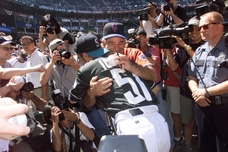 メッツ監督としてイチローに再会し、満面の笑みのバレンタイン　©Getty Images