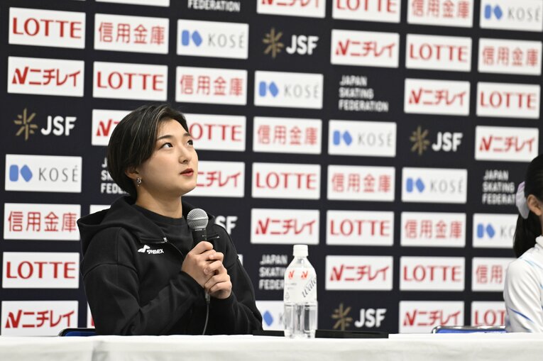 表彰式後の記者会見　©Asami Enomoto