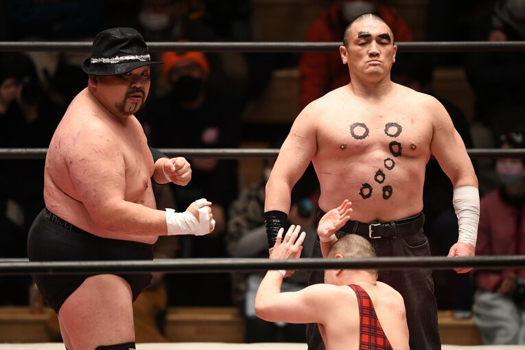 12月31日（夜）の年越しプロレス。スタン・小林（アブドーラ・小林）と「北斗の拳」のケンシロウ？（星野勘九郎）