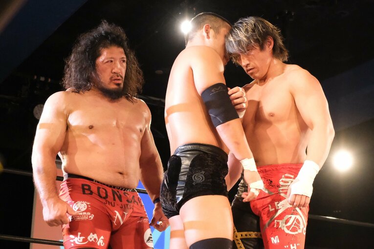 「腹立たしいんですよ」“2021年のUWF”は殺伐とした対抗戦に　佐藤光留はなぜ田村潔司に激怒したのか？(22)