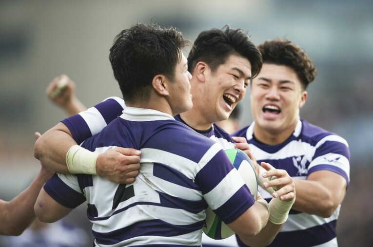 明治大学 ／ photograph by Yuki Suenaga