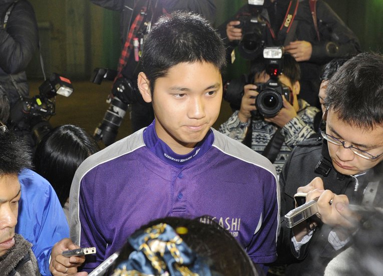 大谷翔平は当初、高卒での大リーグ挑戦を表明していたが、2012年ドラフト会議で日本ハムから強行指名を受けた ©KYODO 