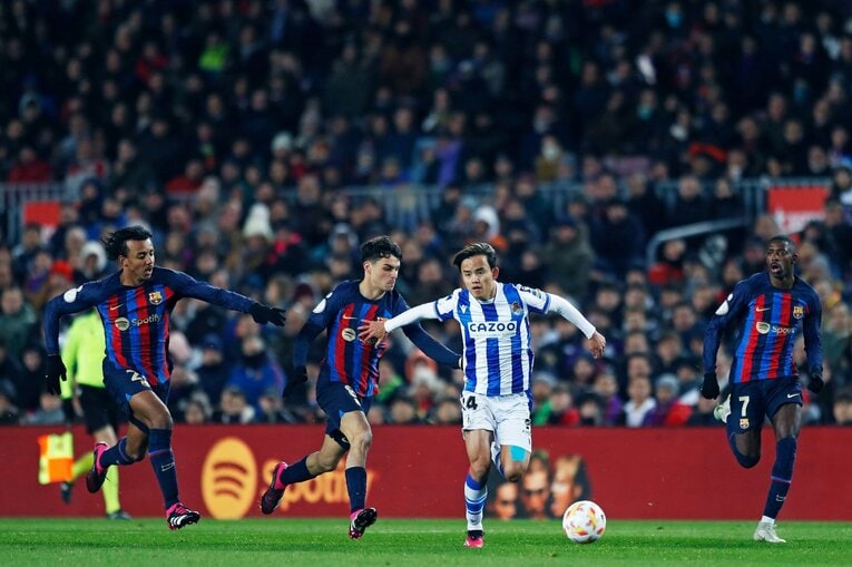 「クボのことは知ってるよ」バルササポに久保建英が笑顔で… 放送なしが惜しい「名手ブスケッツが声を荒げた」鮮烈プレー〈現地撮影〉(44)