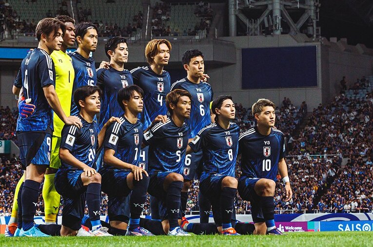 日本代表など、スターダムに駆け上がれるサッカー選手は一握りだけ。だからこそ引退後も含めた人生を考えられるか ／ photograph by Kiichi Matsumoto