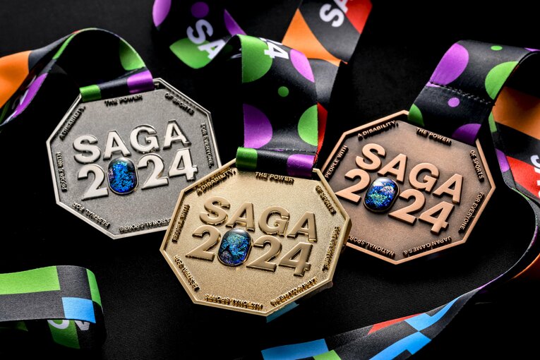 SAGA2024で入賞者に贈られるメダル。陸上競技の伴走者やボッチャのランプオペレーターにも授与される