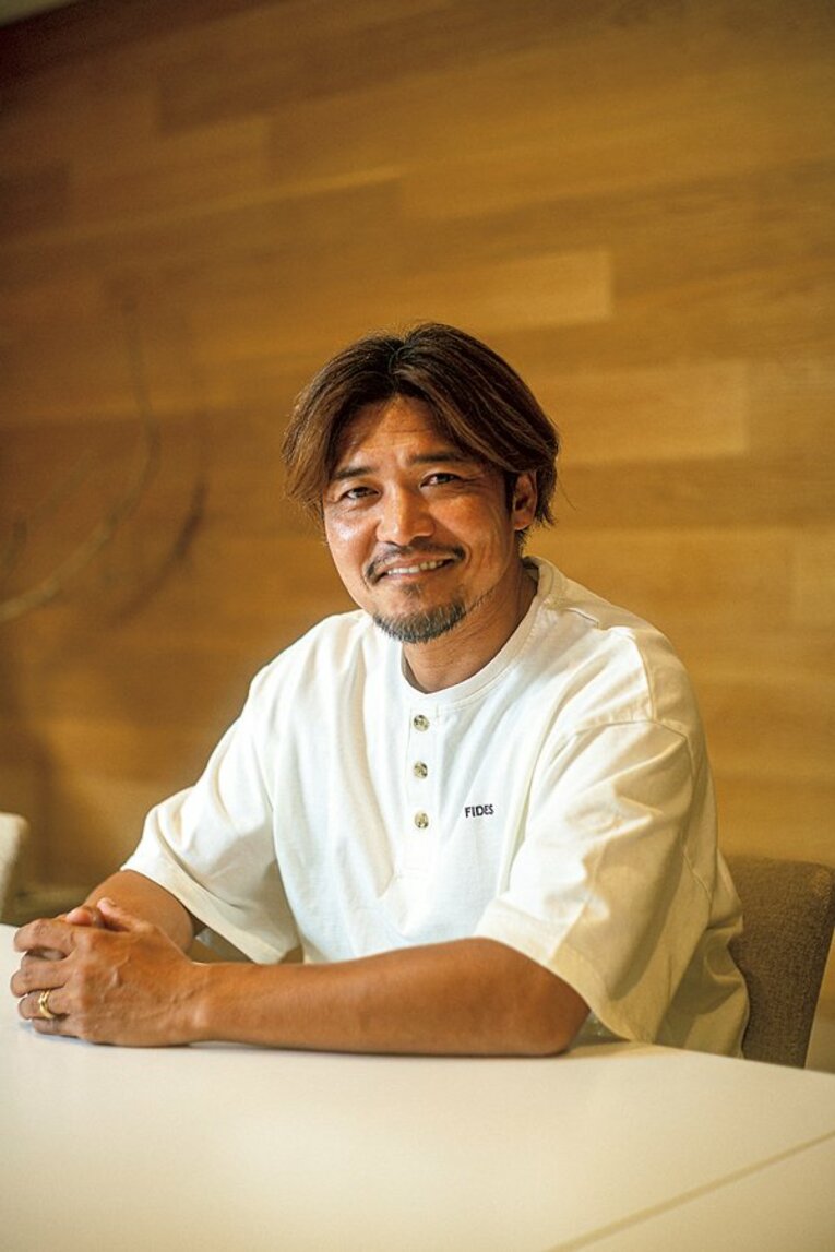 大久保嘉人／1982年6月9日生、福岡県出身。'01年に国見高からC大阪加入。マジョルカ、神戸などを渡り歩き、川崎F時代の'13～'15年には史上初の3年連続得点王に輝いた。日本代表でも通算60試合出場、6得点。'21年に現役を引退した　Takuya Sugiyama