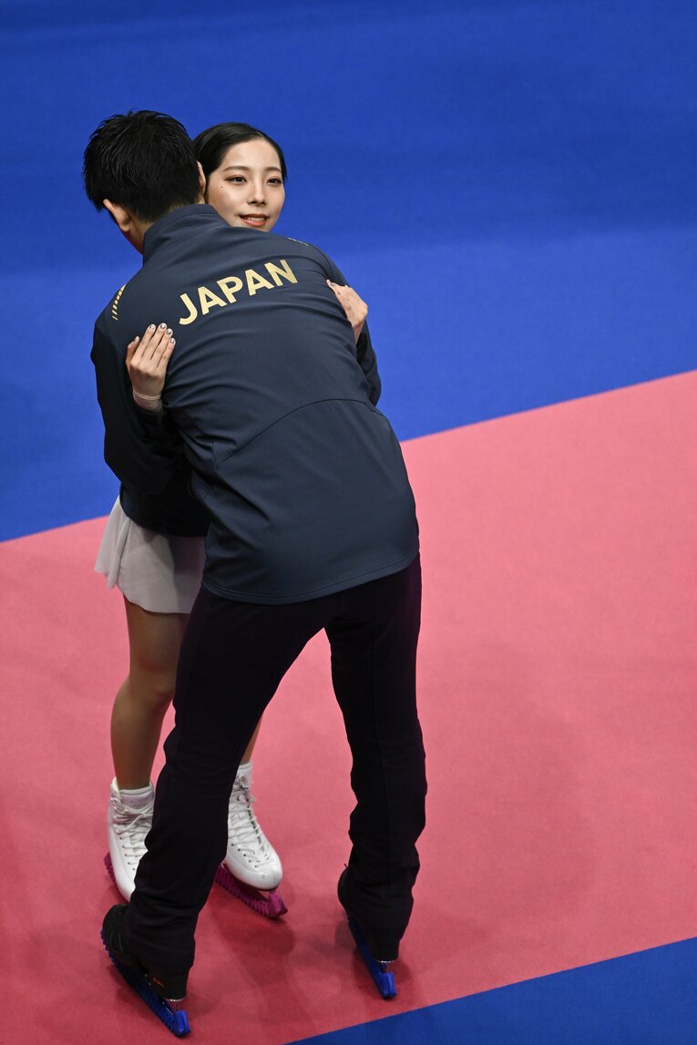 2023年世界選手権、フリー直前の2人　©Asami Enomoto
