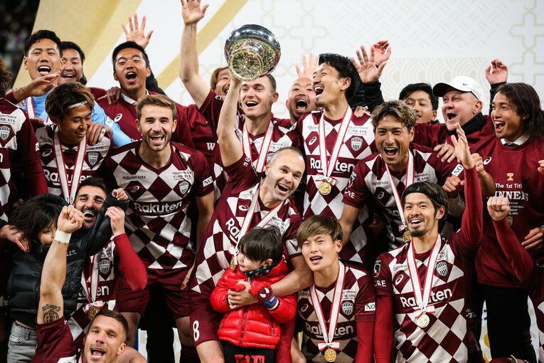 ヴィッセル神戸では、イニエスタ、ビシャらとともに天皇杯を制した　©Getty Images