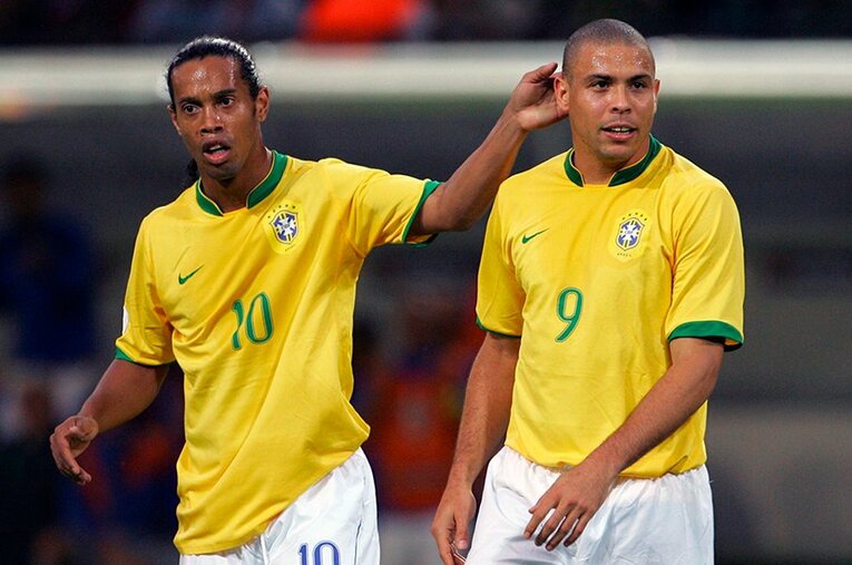 日本でも愛されたロナウジーニョとロナウド。2人の愛称って何が違う？ ／ photograph by JMPA