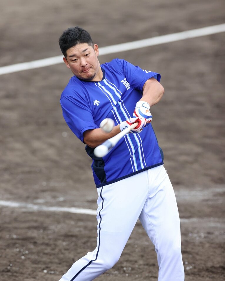 試合前にバッティング練習する筒香　©︎JIJI PRESS