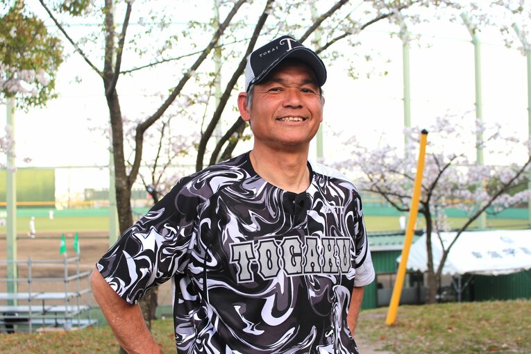 現在は東海学園大学の硬式野球部でコーチを務める上原晃　©Number Web