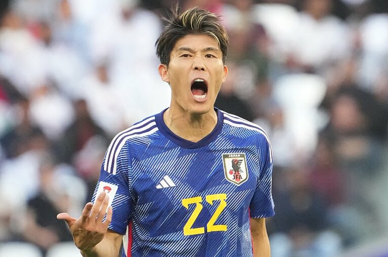 最終ラインから声を響かせ、統率する冨安健洋。これぞ日本が誇るDFリーダーの佇まいである ／ photograph by Masashi Hara