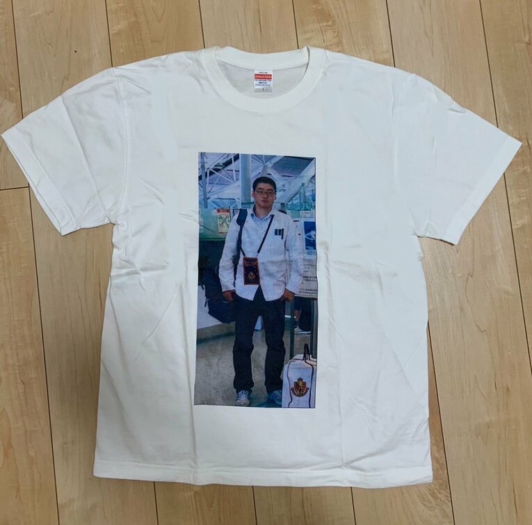 名古屋時代のチームメイト、太田宏介の“イジり”から始まった特製グッズ。千葉の希望で収益の一部は医療従事者へ寄付された（筆者私物）