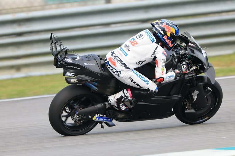 アプリリアのミゲール・オリベイラは、F1でも使われる気流を感知するセンサーを搭載してのテスト走行　©Satoshi Endo