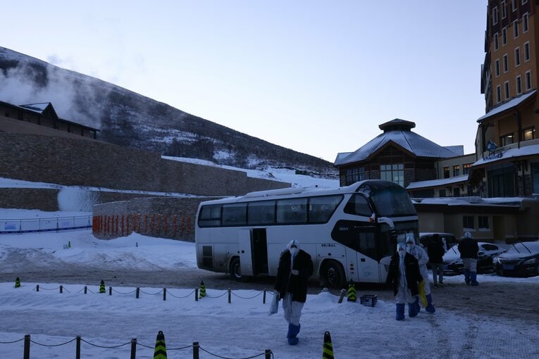 MMCから各会場をつなぐバス　©JMPA