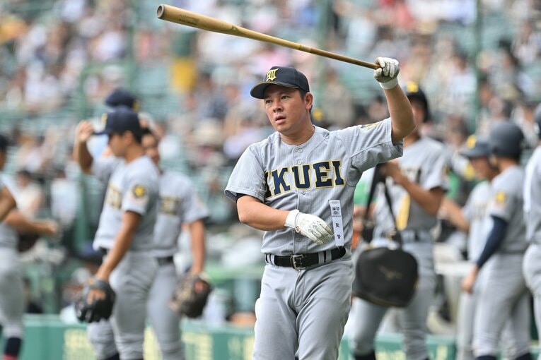 仙台育英を率いる須江航監督　©Hideki Sugiyama