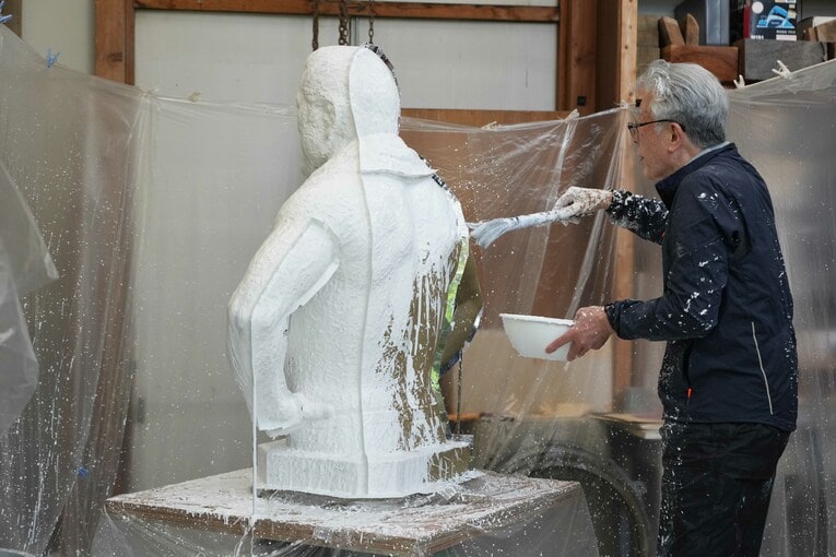 背中も白く染まっていった