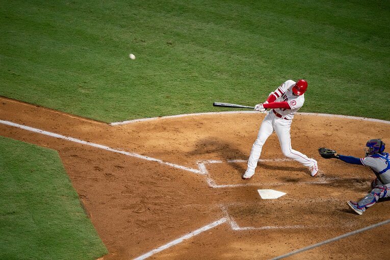 大谷も「センターから左」方向に大飛球が出てくると本塁打量産体制に入るイメージが強い　©Nanae Suzuki