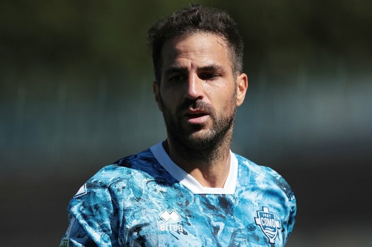 コモに電撃加入したセスク・ファブレガス。かつてのW杯スペイン優勝戦士はなぜセリエBに？　©Emilio Andreoli/Getty Images