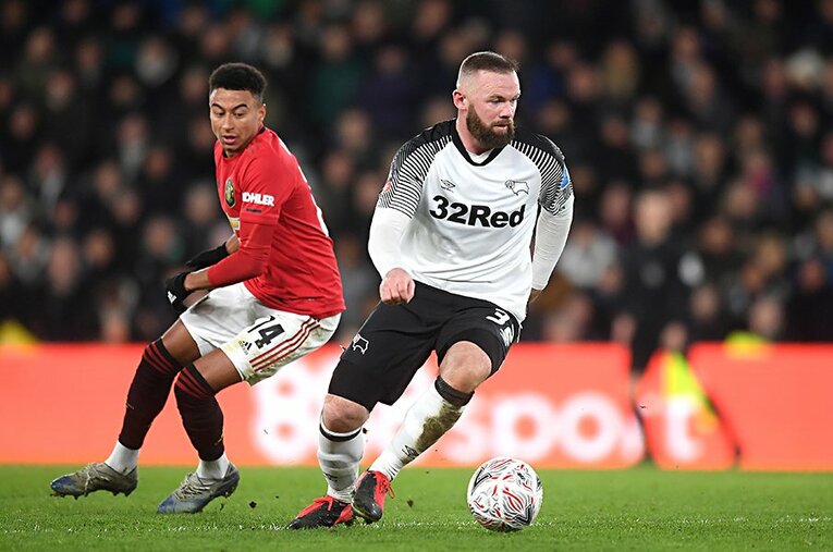 ひげを蓄えてユナイテッド戦に臨んだルーニー。オールドトラッフォードのファンはその雄姿に喝采を送った。 ／ photograph by Getty Images