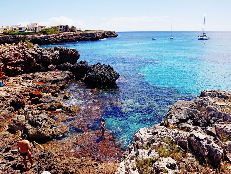 「タクは特別に良かったね！」マドリーが慌てた浅野拓磨の俊足…“久保建英らの古巣”監督とファンが絶賛スペイン初戦をカメラマンは見た(21)