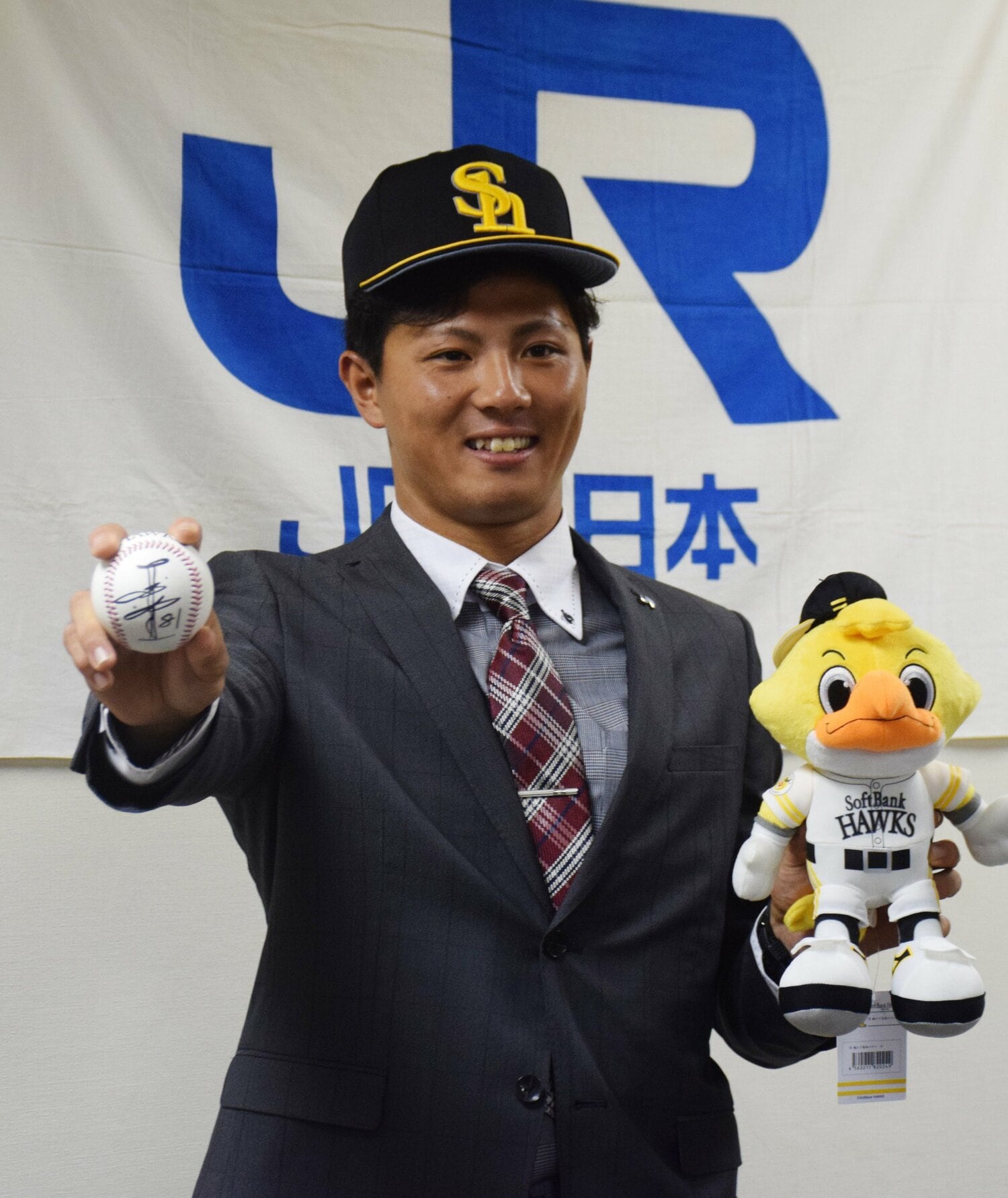 JR西日本から、2019年ドラフト1位でソフトバンク入りした佐藤直樹　©JIJI PRESS