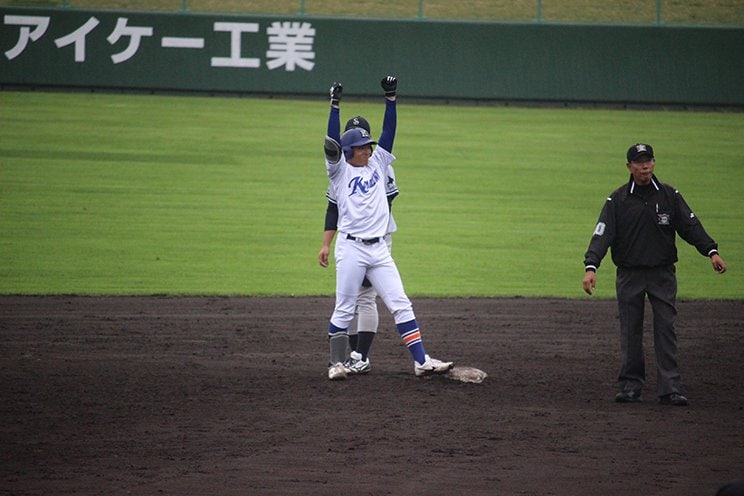 バットでも存在感を発揮した伊藤大海　©Yu Takagi