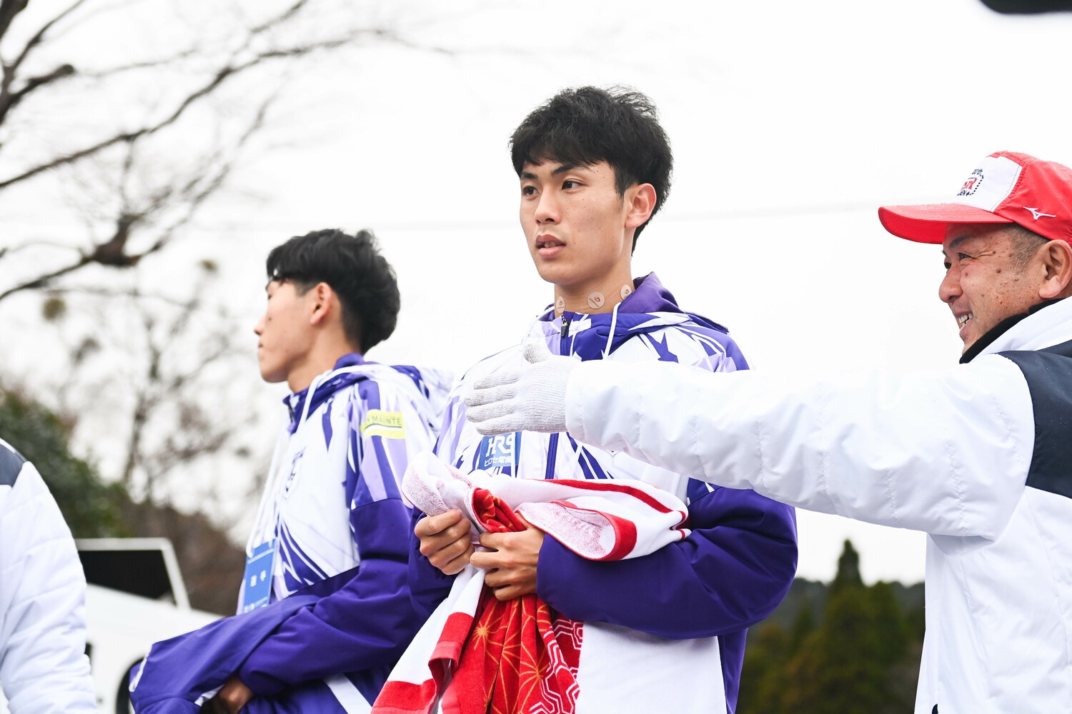 金子のゴールを待つキャプテンの鈴木　©Nanae Suzuki