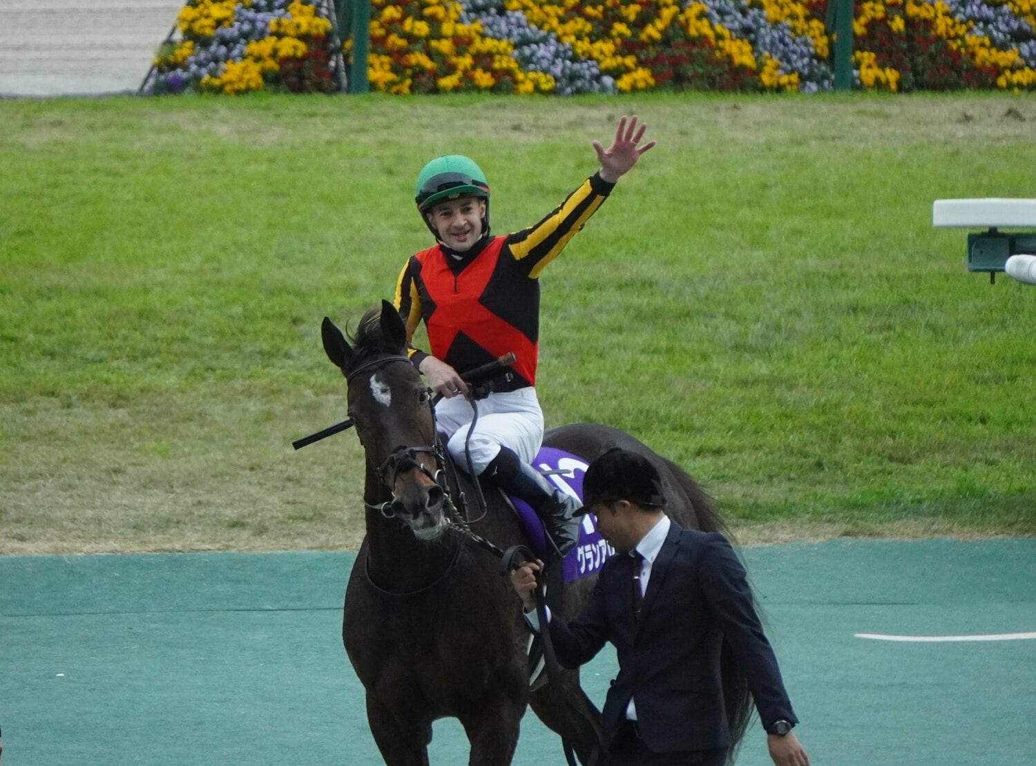 有終の美を飾ったグランアレグリアとルメール　©Satoshi Hiramatsu