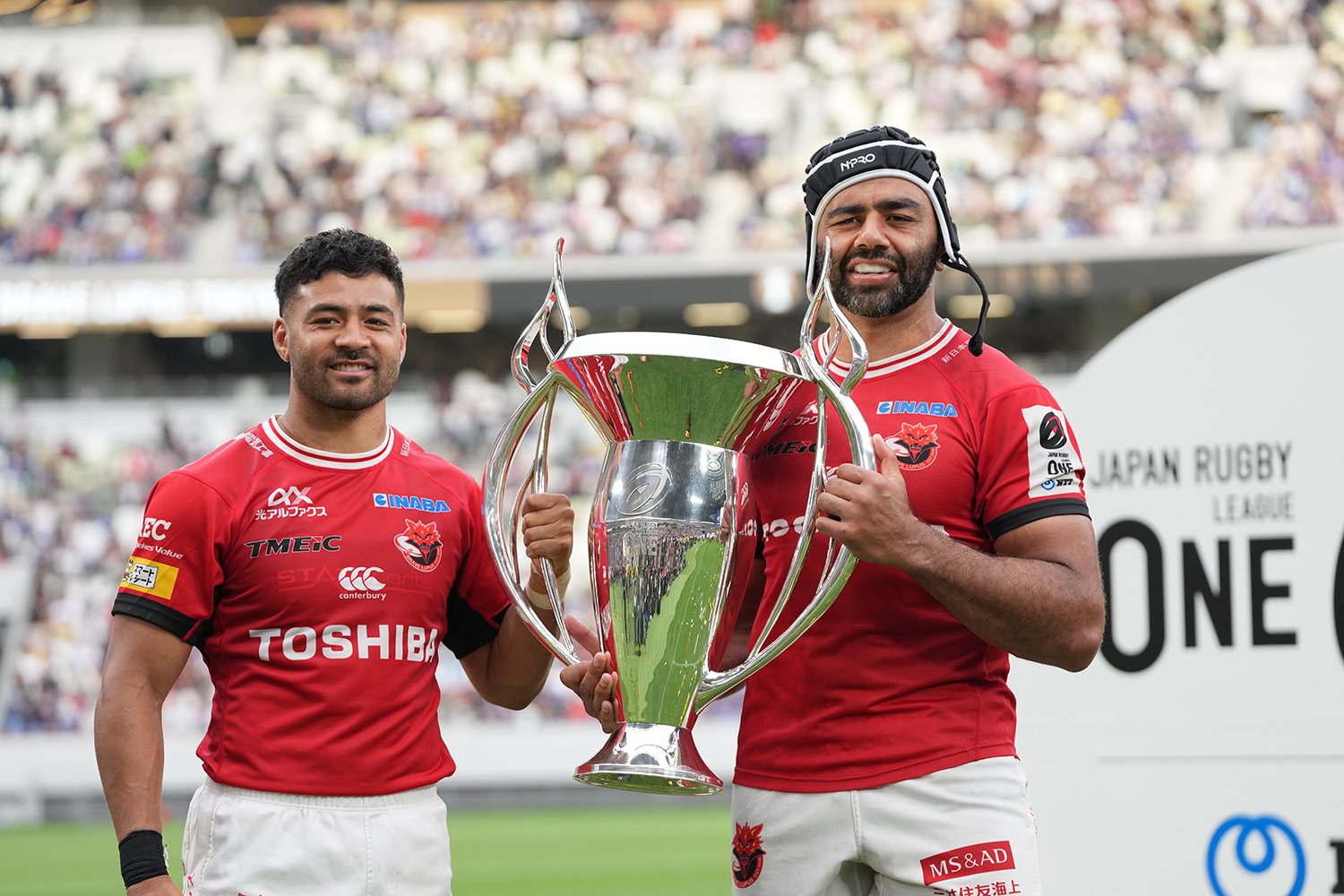 リーチが注目選手にあげるチームメイトのリッチー・モウンガ(左) ©AFLO