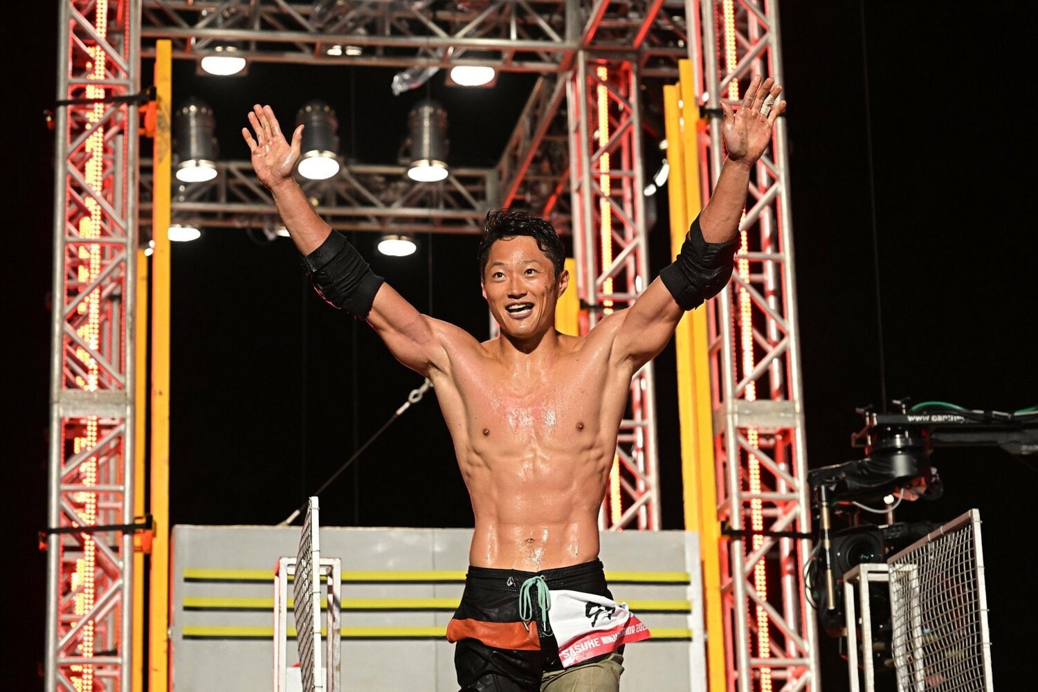 いまではSASUKEでバキバキの肉体を披露している山本だが、陸上競技を辞めた直後にはまさかの「ドカ食い事件」も　©TBS