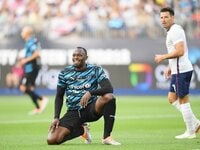 日本代表 遠藤航 2022W杯最終予選 ユニフォーム 三苫薫 久保建英 遠藤航「W杯優勝を」“新キャプテン演説”に三笘薫、鎌田大地、堂
