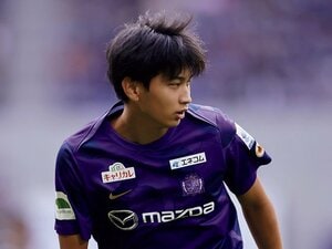 中島洋太朗「父と同じ『35番』を背負って戦う天才が放つ“時が止まるパス”」