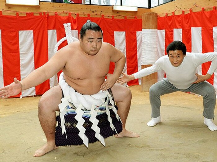 “するり”と綱取りに成功。新横綱・鶴竜の実力は。~角界勢力図は変わるのか~<Number Web> photograph by KYODO