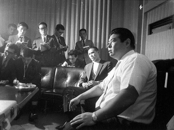 野球選手の頭に機関銃？？？“グローバルリーグ”仰天顛末記。＜Number Web＞ photograph by NIKKAN SPORTS