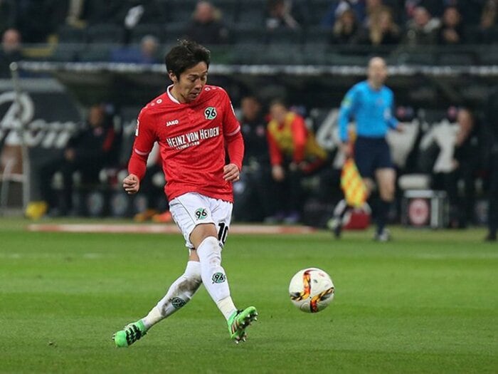 U-23のOA枠に誰を呼ぶべきか。金崎、長友、そして清武or柴崎？＜Number Web＞ photograph by AFLO