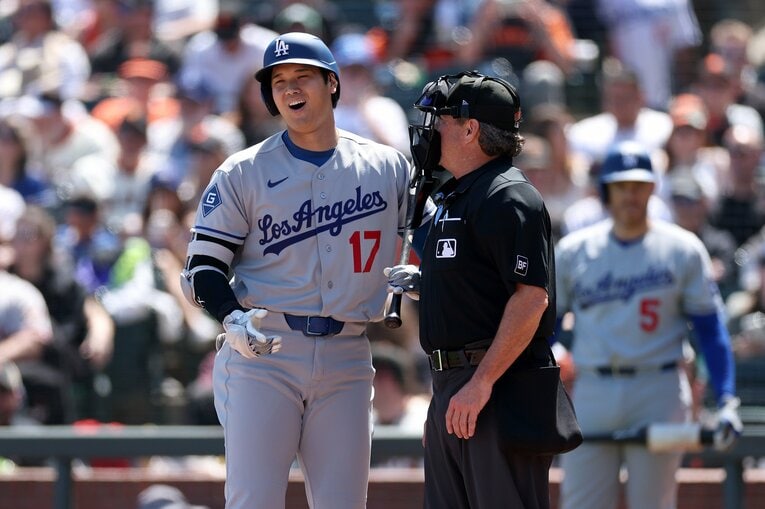審判に話しかける　©Getty Images