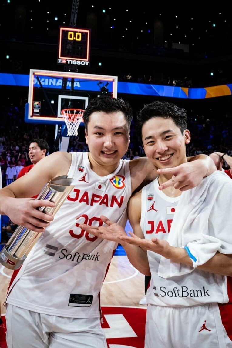 富永と河村の22歳コンビ。今後の代表チームの核となる可能性が高い　©FIBA
